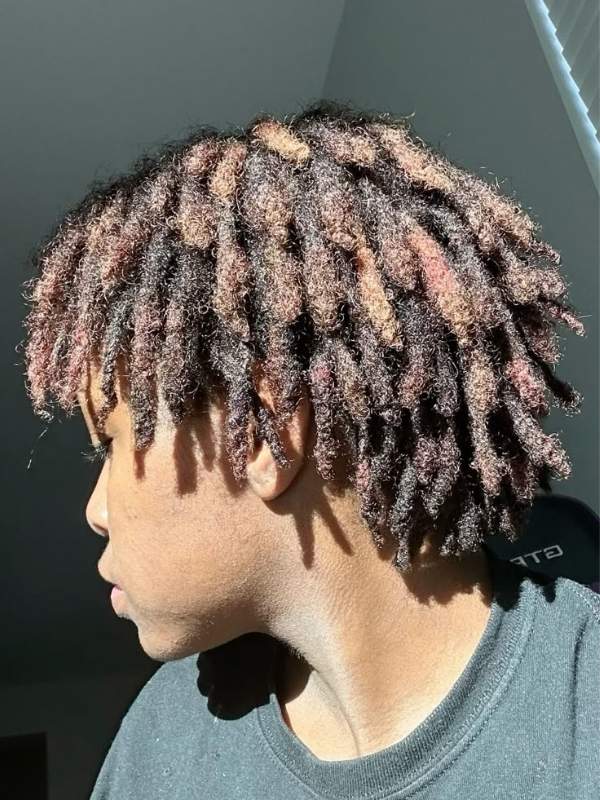 Budding-Locs-Hairstyle-in-the-Early-Locking-Stage