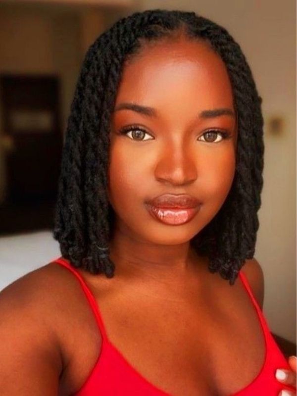 Two-Strand-Twist-Locs-With-a-Middle-Part